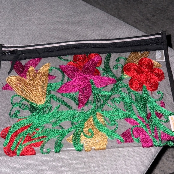 Floral Embroidered Transparent Clutch/bikini bag zip closure - Picture 2 of 8